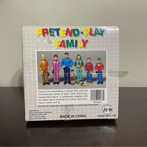 Pretend‎ Play Family Figurine Set of 8